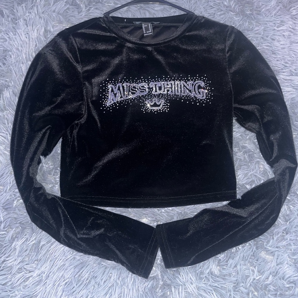 BLACK VELVET “miss thing” LONG SLEEVE CROP TOP